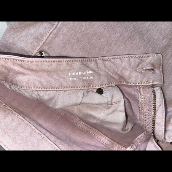 Universal Threads (Target) High Rise Midi shorts - Picture 4 of 4